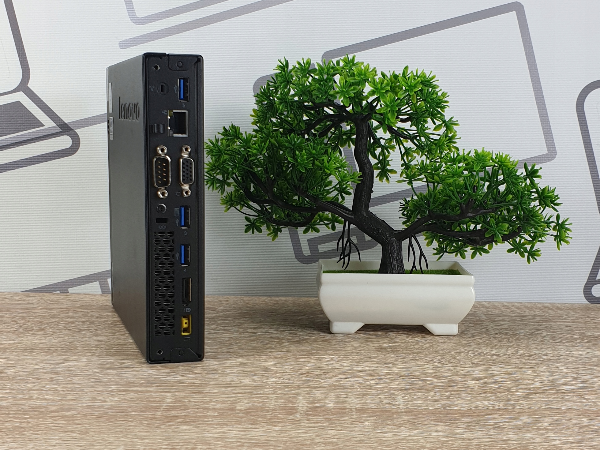 Mini komputer Lenovo M93p Tiny i5 16GB 256 SSD W10 - obrazek 5