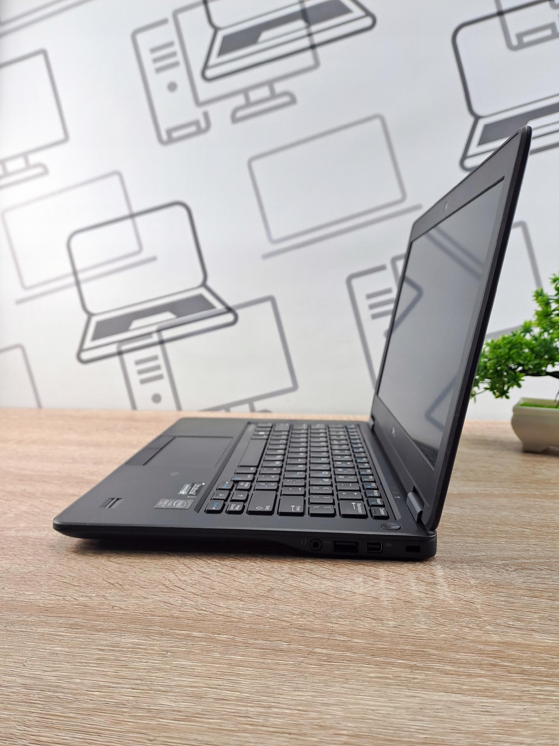 Mały lekki Ultrabook Dell E7250 i5 16GB 128GB SSD WIN10 - obrazek 4