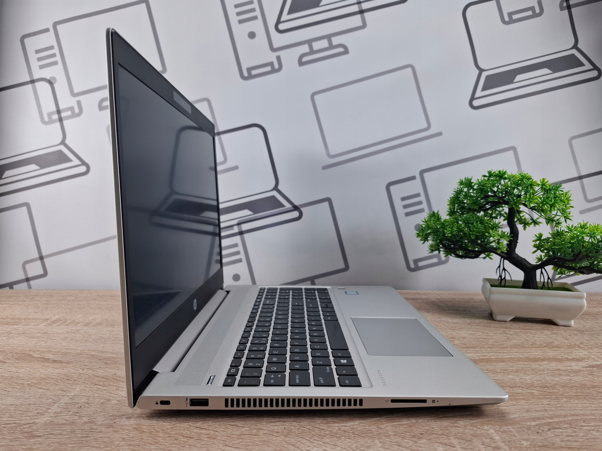 Laptop HP ProBook 450 G6 i5-8265U 32GB 256GB SSD Windows 10 - obrazek 6