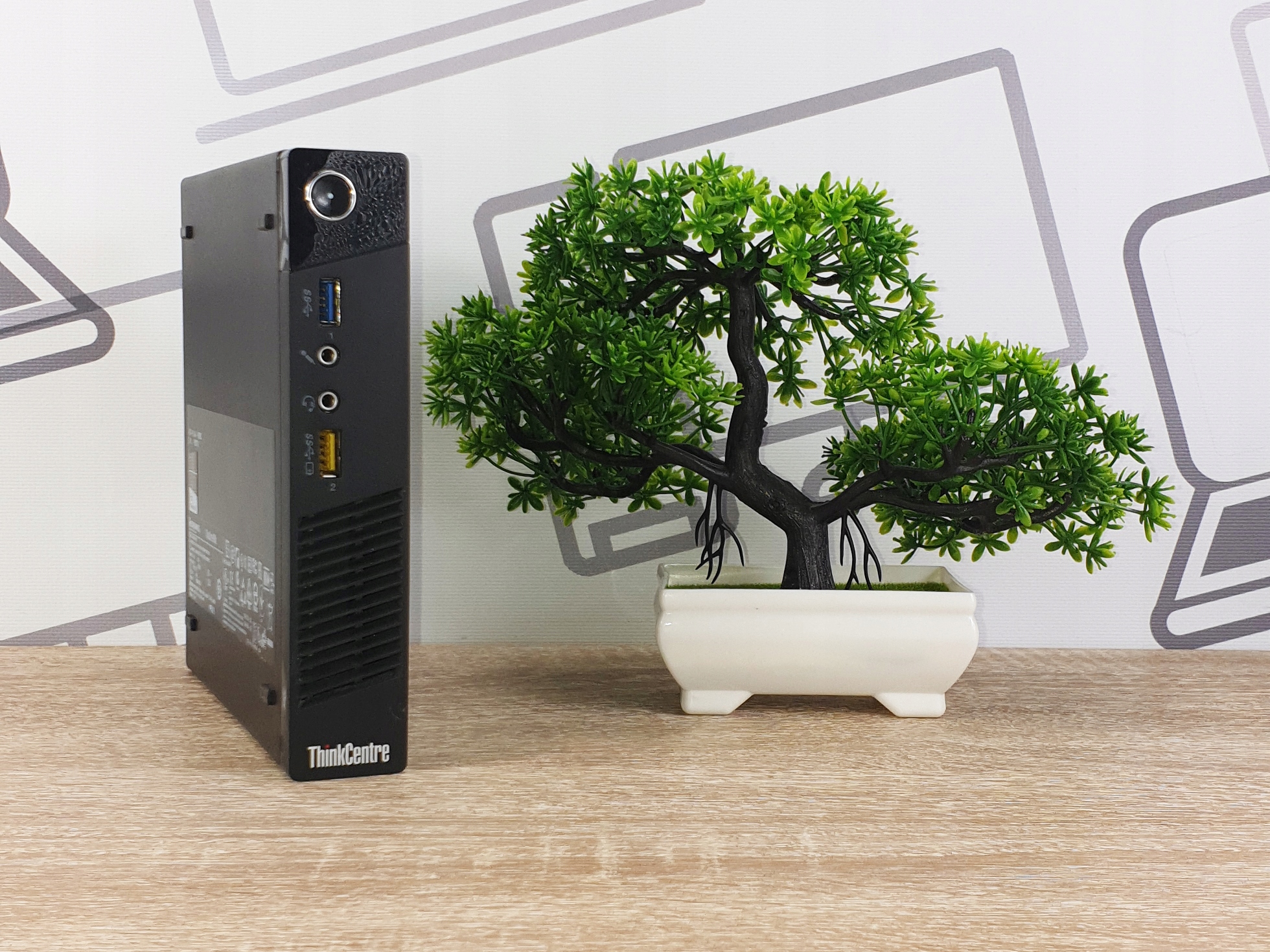 Mini komputer Lenovo M93p Tiny i5 8GB 256 SSD W10 - obrazek 4