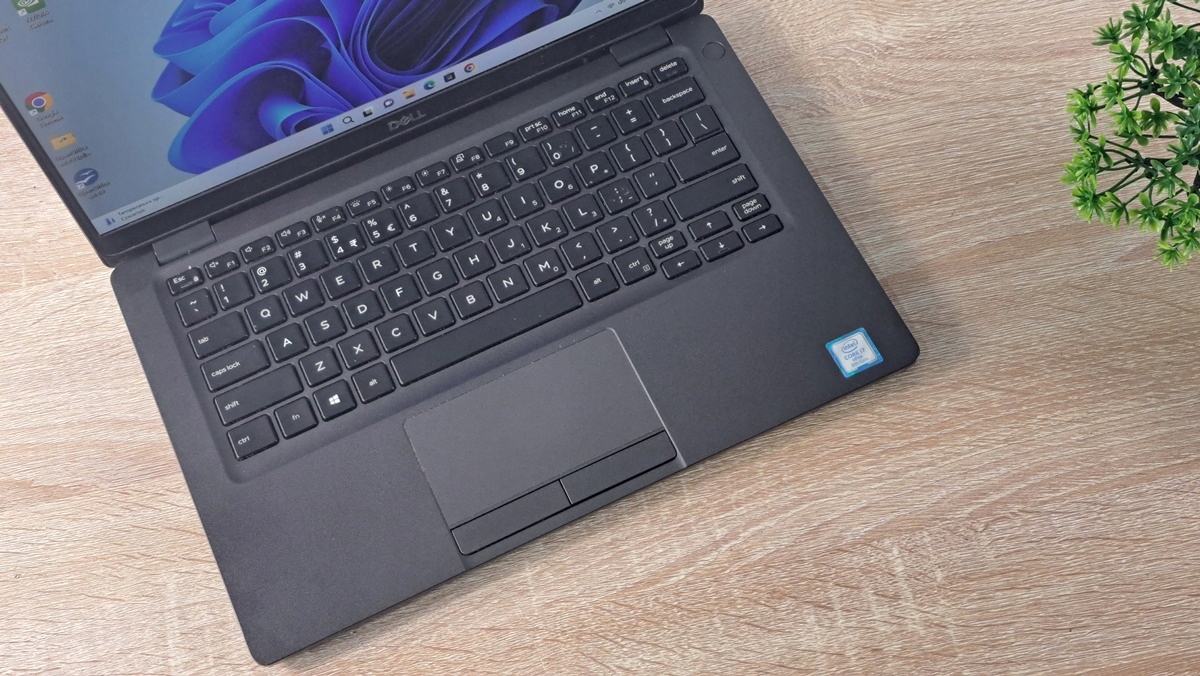 Laptop Dell Latitude 5300 i7 8GB 256GB SSD 13,3' FullHD WIN11 - obrazek 6