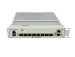 Przód switcha Alcatel-Lucent 6855-U10 z widocznymi ośmioma slotami SFP i dwoma portami RJ45, obudowa z uszami montażowymi.