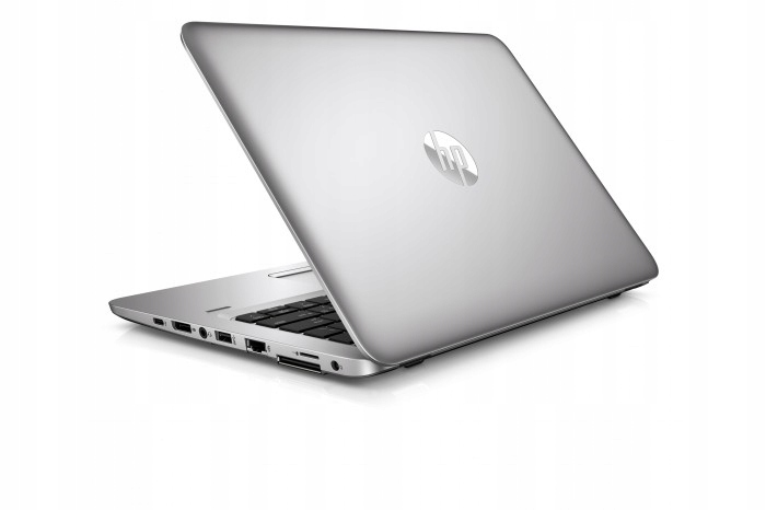 Laptop HP EliteBook widziany od tyłu pod kątem, uchylona pokrywa z logo HP, widoczne porty boczne i klawiatura.