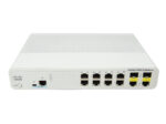Przód switcha Cisco Catalyst 2960C z rzędem portów RJ45, portem USB i diodami stanu, biała obudowa.