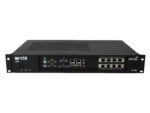 Przedni panel serwera IP-PBX Indali z portami PS/2, USB, dwoma rzędami złączy RJ oraz uszami montażowymi do szafy rack.