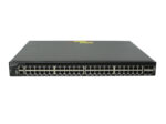 Przedni panel switcha Lenovo z dwoma rzędami portów RJ45 i czterema slotami SFP+ po prawej stronie.