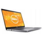 Laptop Dell otwarty pod kątem z boku, na ekranie logo Dell na pomarańczowym tle, widoczna klawiatura i porty z lewej strony.