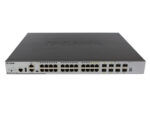 Przedni panel switcha D-Link z 24 portami RJ45 PoE i dodatkowymi slotami SFP oraz SFP+, obudowa czarno-szara.