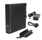 Mini komputer Dell OptiPlex 3000 z perforowaną obudową, obok zasilacz, kabel zasilający i podstawka montażowa.