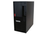 Obudowa Lenovo ThinkStation P330 typu tower widziana pod kątem z przodu i z boku, z zaślepką na wnękę napędu.