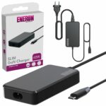 Ładowarka Eneron Slim GaN 65W z kablem USB-C oraz pudełkiem produktu w tle, obok kabel zasilający.