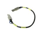 Krótki kabel SAS z dwoma złączami mini SAS na końcach, czarny oplot z żółtymi opaskami identyfikacyjnymi.