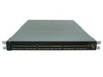 Przód switcha Mellanox z rzędami portów QSFP, dwoma portami RJ45 i uszami montażowymi po bokach.