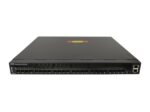 Przedni panel switcha IBM G8124-E z rzędem 24 gniazd SFP+ oraz portem zarządzania po prawej stronie.