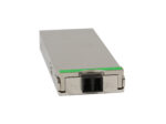 Moduł transceivera Oclaro w metalowej obudowie ze złączem duplex LC i zieloną etykietą na górnej krawędzi.