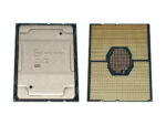 Dwa widoki procesora Intel Xeon Platinum: metalowa górna pokrywa z opisem oraz spód ze złotymi pinami LGA3647.