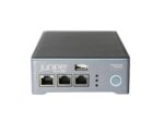 Przód urządzenia Juniper MAG2600 z dwoma portami RJ45, portem USB, diodami stanu i przyciskiem zasilania.