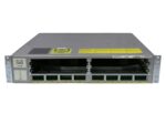 Przód switcha Cisco WS-C4900M z ośmioma slotami X2 i uszami montażowymi do szafy rack.