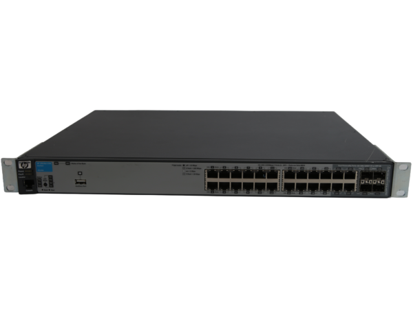 Przód switcha HP 2910al z widocznymi 24 portami RJ45, portami combo SFP i uszami montażowymi do szafy rack.