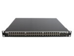 Przód switcha Enterasys z dwoma rzędami portów RJ45 oraz slotami combo SFP po prawej stronie panelu.