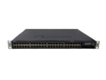 Przedni panel switcha Juniper EX3200-48T z czterema rzędami portów RJ45 i uszami montażowymi po bokach.