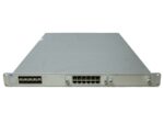 Przedni panel switcha NetOptics DIR-5400 z widocznymi slotami QSFP po lewej i 12 portami RJ45 pośrodku, obudowa w kolorze szarym.