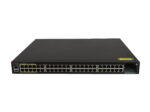 Przedni panel switcha Brocade z 48 portami RJ45 i dwoma slotami SFP po lewej stronie, obudowa w dobrym stanie.