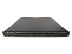 Przedni panel switcha IBM G8264 z rzędami portów SFP+ oraz uszami montażowymi po bokach obudowy.