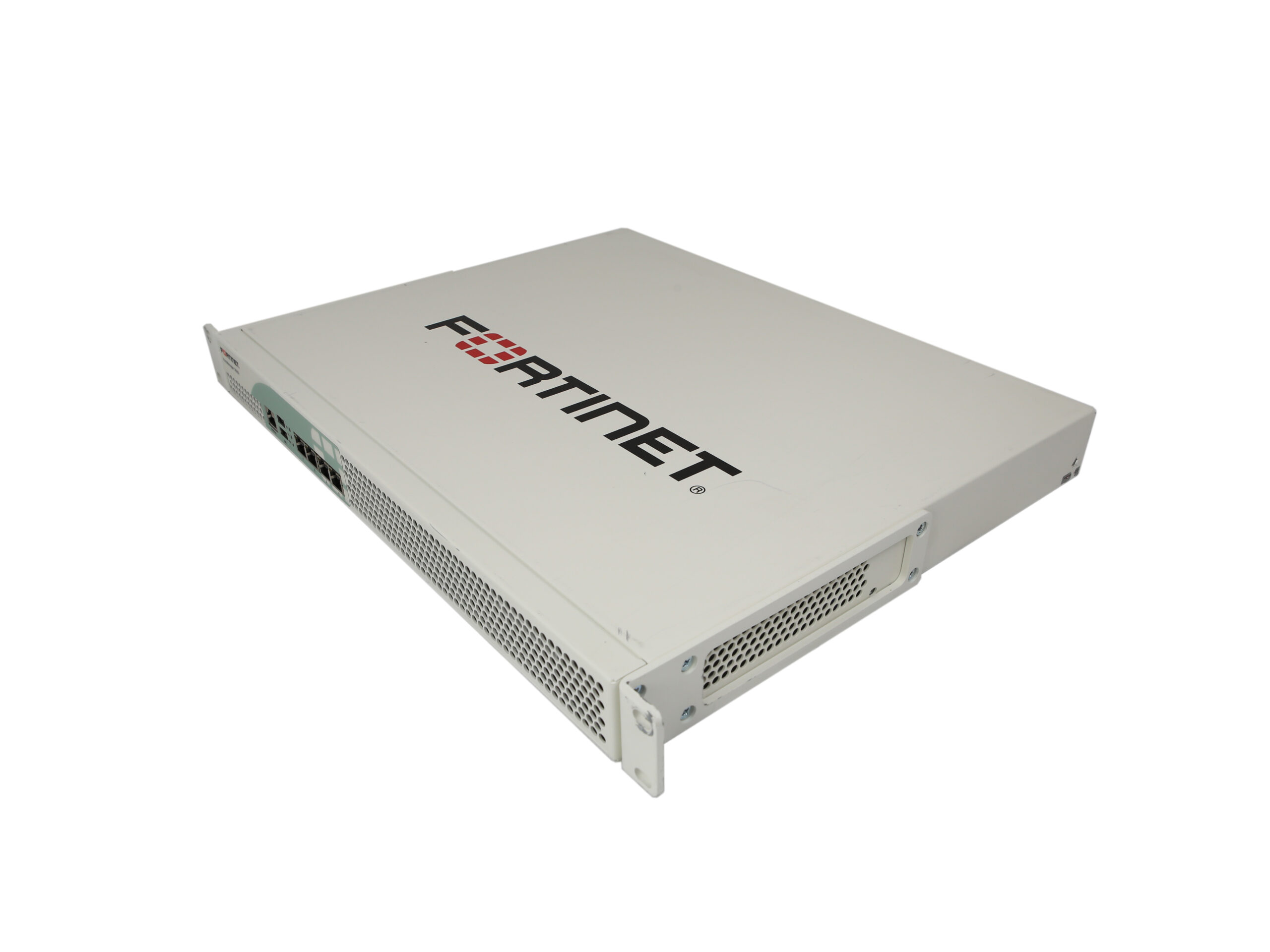 Urządzenie Fortinet FortiManager-200D ustawione pod kątem, widoczna górna pokrywa z logo i otwory wentylacyjne.