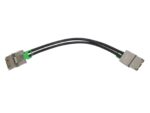 Krótki czarny kabel SAS Molex iPass z metalowymi złączami i zieloną osłoną na obu końcach.