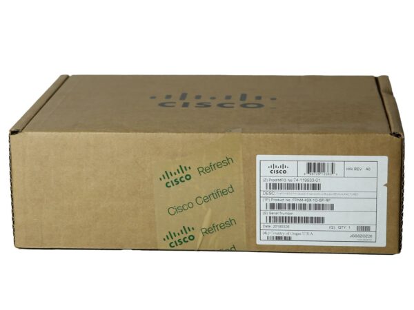 Zamknięte kartonowe pudełko z logo Cisco i naklejką "Cisco Certified Refresh" na wieku.