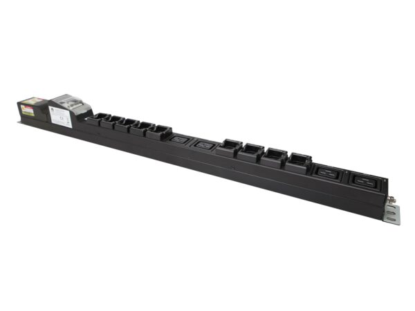 Pionowa listwa PDU Huawei ujęta pod kątem, widoczny rząd gniazd C13 i C19 oraz panel sterowania na jednym końcu.