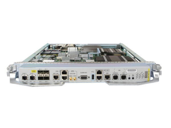 Karta modułu Cisco Route Processor z przedniego panelu, widoczne porty sieciowe, złącze konsolowe i uchwyt wysuwający.