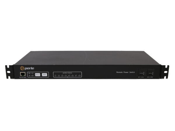 Przedni panel PDU Perle RPS820 z portem RJ45, wyświetlaczem LED i rzędem gniazd zasilających, uszy montażowe do szafy rack.