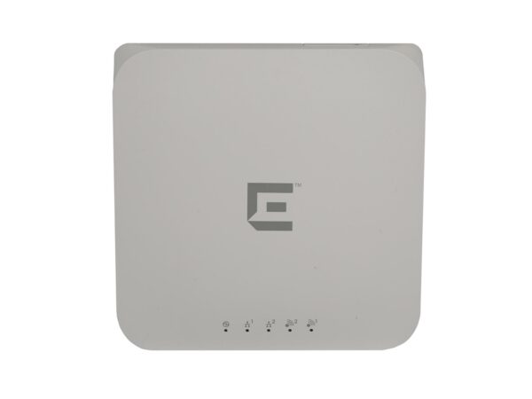Przód access pointu Extreme Networks w białej obudowie z logo producenta i rzędem diod stanu na dole.