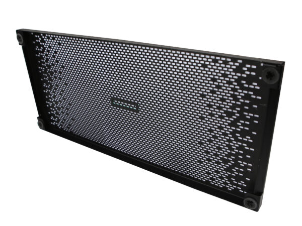 Czarny perforowany panel przedni serwera HP Integrity MC990 X 5U, widok pod kątem z boku.