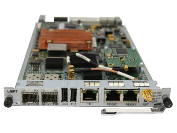 Karta modułu Huawei LMPT z boku, widoczne dwa porty SFP, złącze ETH, USB i gniazda RJ45 na płycie.