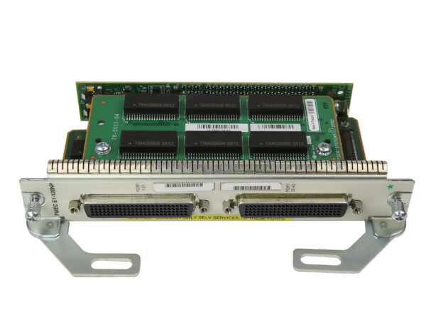Moduł Cisco FMEC z płytką elektroniczną w metalowej obudowie, widoczne dwa złącza telco na dolnej krawędzi.