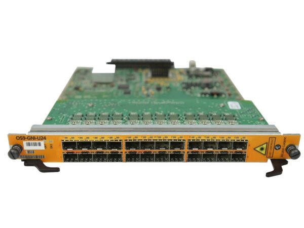 Karta liniowa Alcatel-Lucent z 24 portami SFP w rzędzie i żółtym uchwytem montażowym z boku