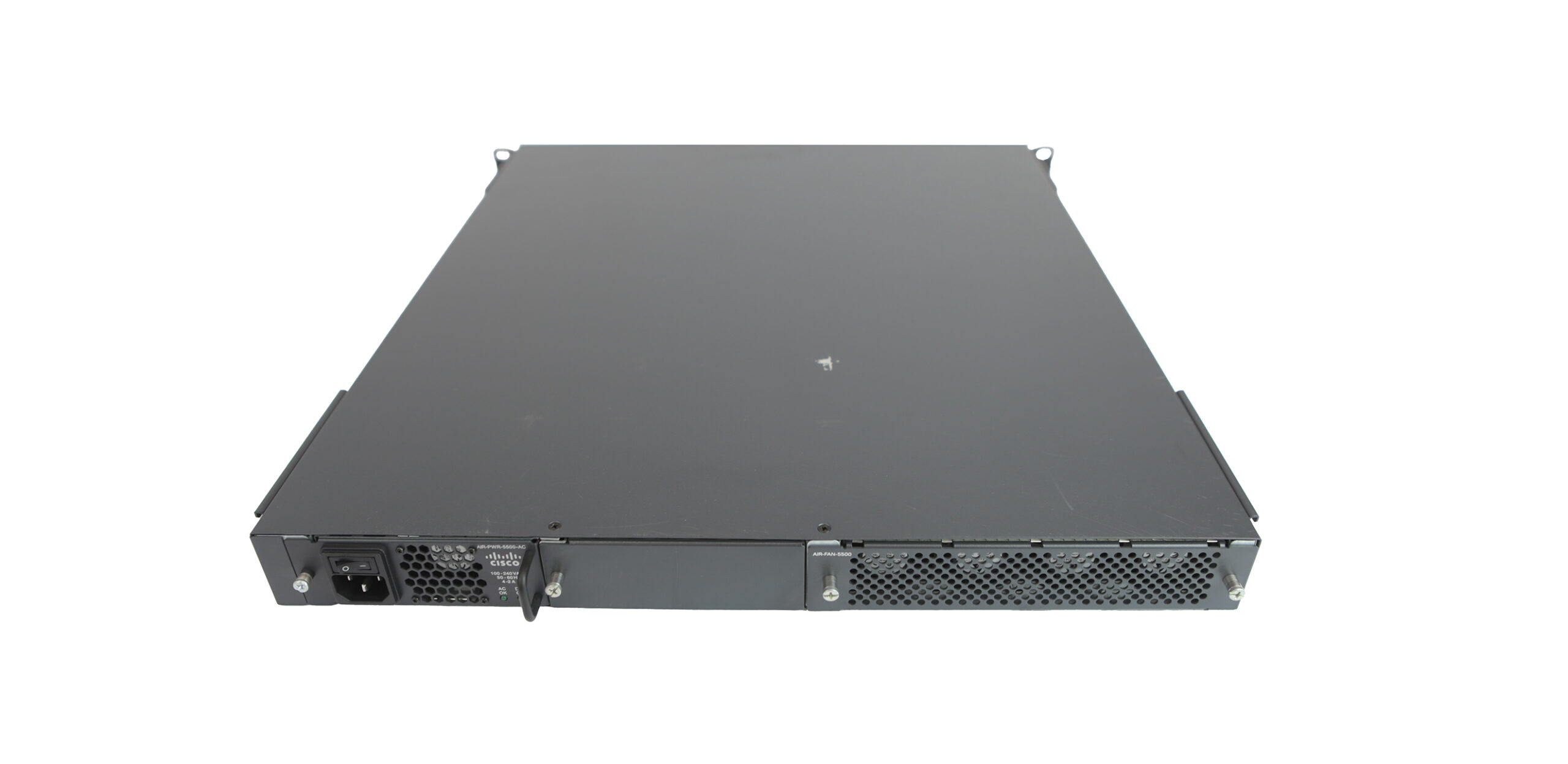 Tylny panel kontrolera Cisco AIR-CT5508-K9 z widocznym gniazdem zasilania, portami i wentylatorami w obudowie rack.