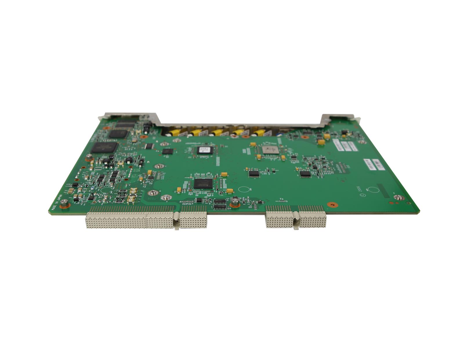 Karta modułu Cisco z zieloną płytką PCB, widocznymi układami scalonymi i złączami krawędziowymi po obu stronach.