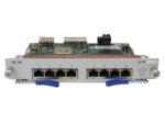 Moduł Juniper NS-ISG-FE8 z ośmioma portami RJ45 w rzędach po cztery i niebieskimi uchwytami montażowymi po bokach.