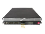 Przód urządzenia F5 BIG-IP z widocznymi rzędami portów SFP+, dwoma portami QSFP+ i uchwytami do montażu w szafie rack.