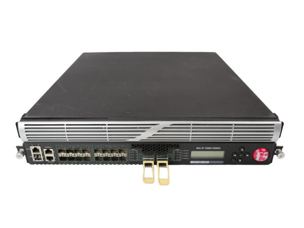 Przód urządzenia F5 BIG-IP z widocznymi rzędami portów SFP+, dwoma portami QSFP+ i uchwytami do montażu w szafie rack.