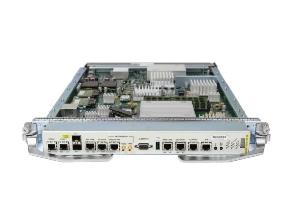 Moduł Cisco ASR-9900-RP-SE od przodu z widocznymi portami RJ45, gniazdem konsoli i płytą główną odsłoniętą od góry.