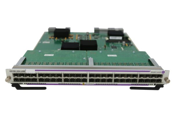 Moduł Alcatel-Lucent z rzędem 48 gniazd SFP na płycie, widoczny od przodu, z metalowymi uchwytami montażowymi po bokach.