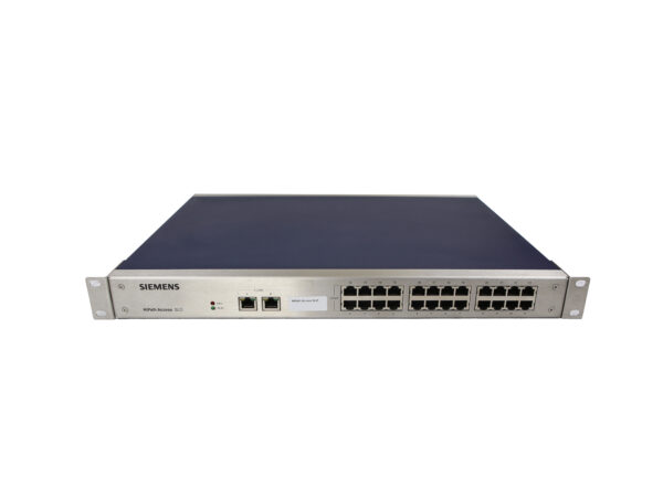 Switch Siemens HiPath widziany z przodu pod kątem, z dwoma rzędami portów RJ45 i uszami montażowymi do szafy rack.