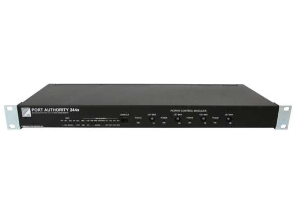 Przedni panel urządzenia CDI Port Authority w obudowie rack z uszami montażowymi i modułami sterowania zasilaniem.