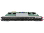 Karta liniowa Cisco z 48 gniazdami SFP w czterech rzędach, widok od przodu na płytkę bez modułów wsuniętych.
