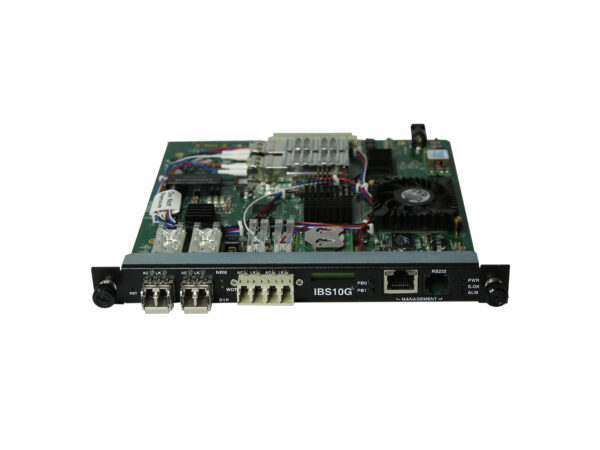 Moduł McAfee IBS10G z widoczną płytą elektroniczną, portami LC duplex i złączami SFP+ na przednim panelu obudowy